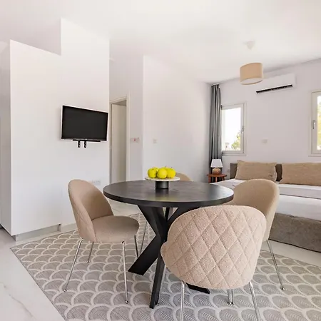 Sanders Cruise Limassol