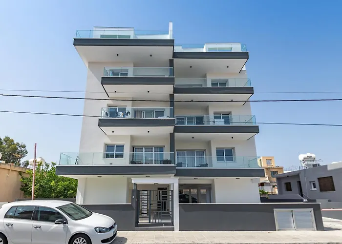 Daire Sanders Cruise Limasol